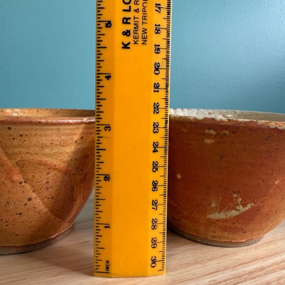 2 Vintage Studio Hand Thrown Handled Soup/Chili Bowls Tan Brown Rust Rustic - Picture 9 of 10